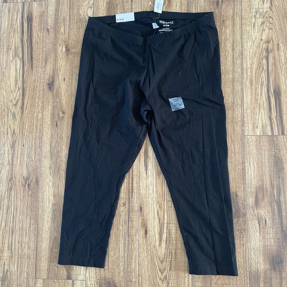 Black Capri-Length Leggings